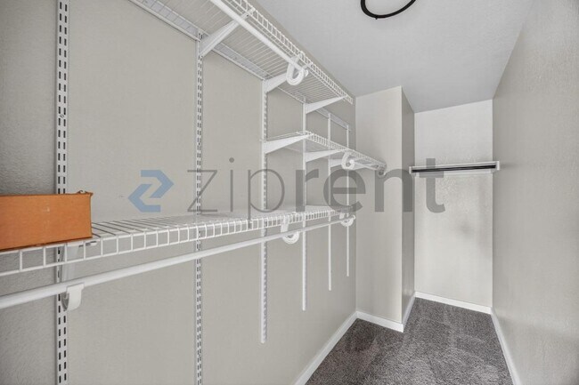 Building Photo - 10707 Shaenview