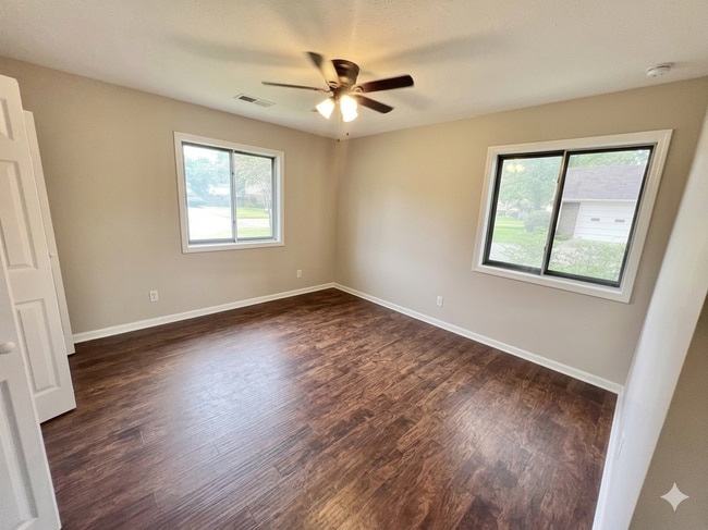 STANDARD BEDROOM - 3412 Camellia Cir