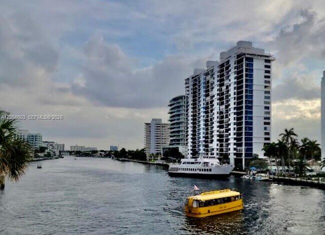Building Photo - 936 Intracoastal Dr