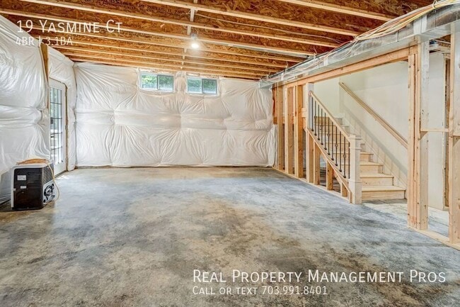 Building Photo - 19 Yasmine Ct