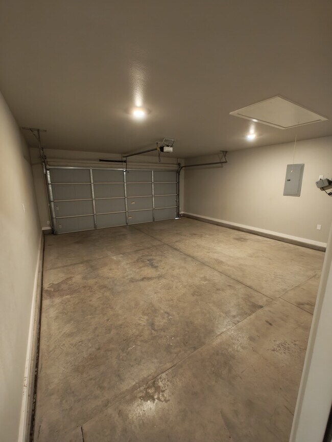 Building Photo - 3 bed 2 bath in Lone Star Trails!