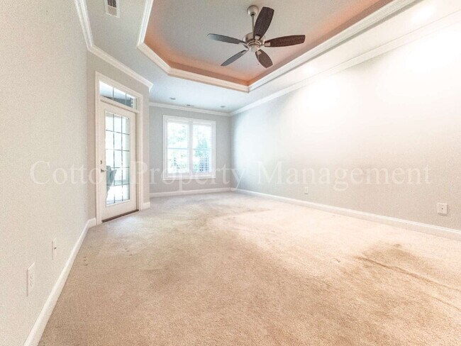Building Photo - 633 Jenoa Dr