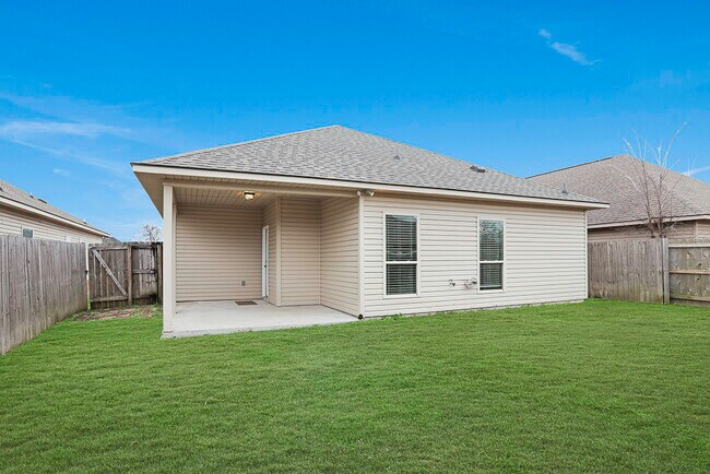 Building Photo - 15458 Rose Stone Dr