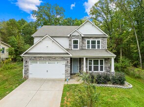 Building Photo - Room in House on Grace Ln