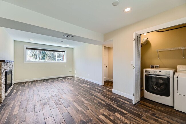 Building Photo - Excellent 4Bed/2Bath Home in Kirkland!