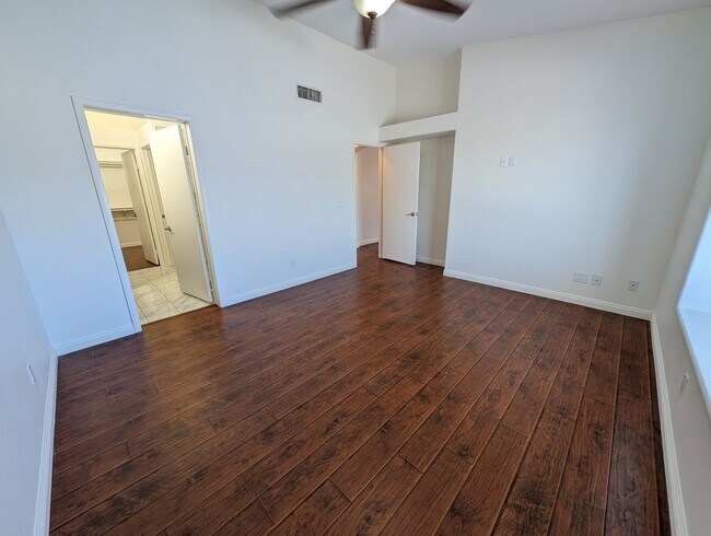 Building Photo - INVITING CONDO WITH OPEN FLOOR PLAN IN NORTHEAST LAS VEGAS