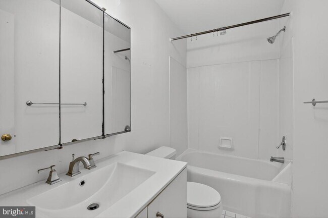 Building Photo - 258 S 9th St