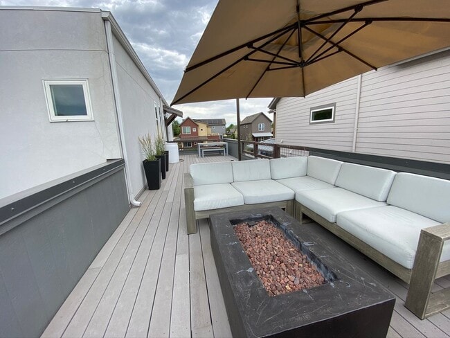 Building Photo - Gorgeous 4B/3.5B North Boulder - Available...