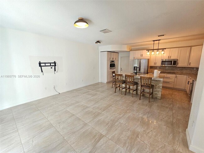 Building Photo - 11384 NW 84th Terrace