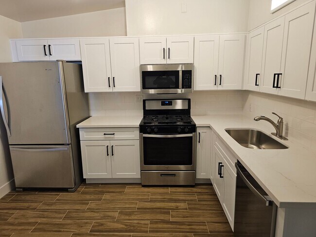 Building Photo - #1046-Fairmount