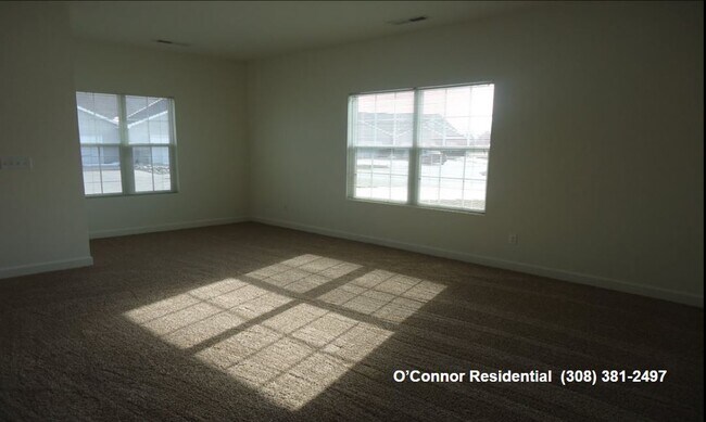 Building Photo - 2650 Brennen Ln