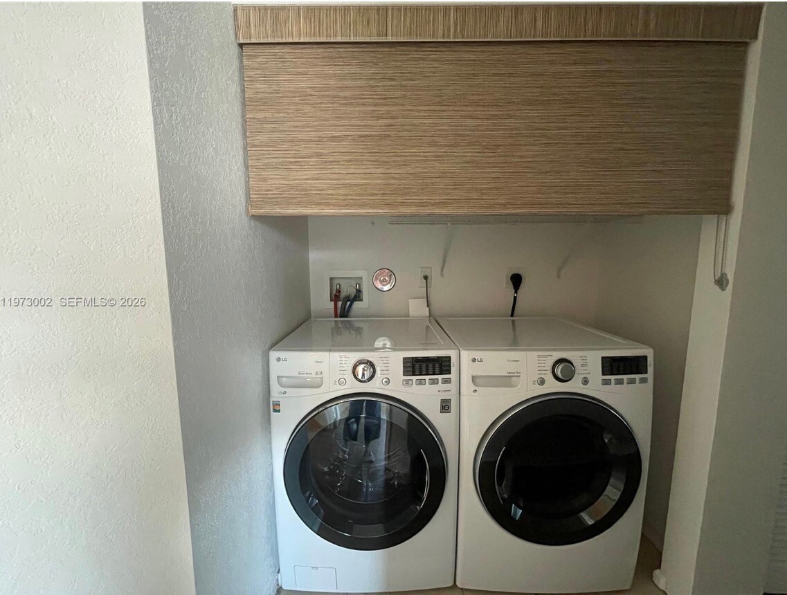 Building Photo - 6361 Landings Ter