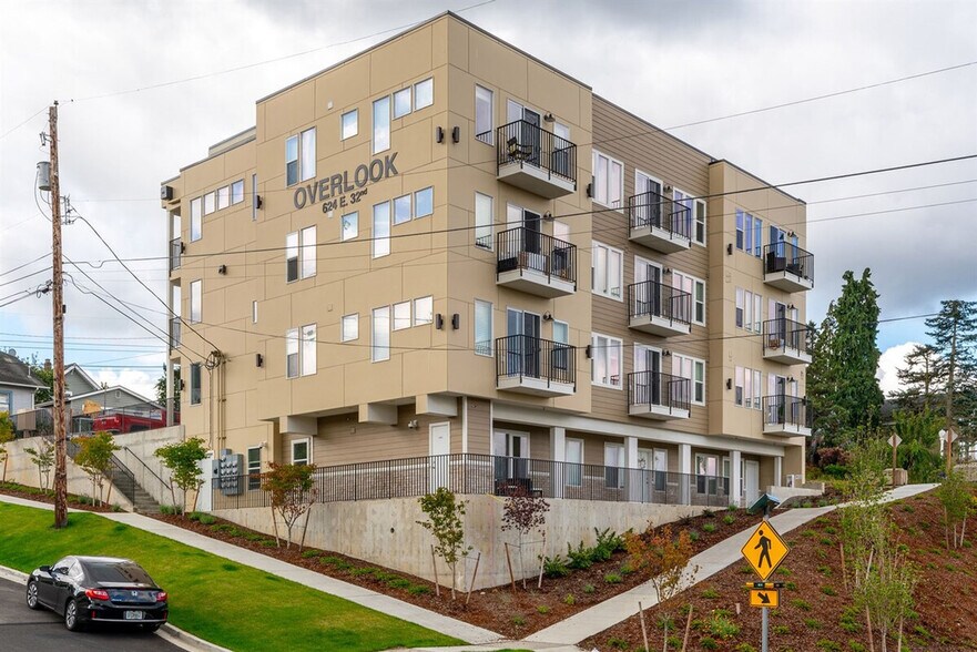 Building Photo - 624 E 32nd St