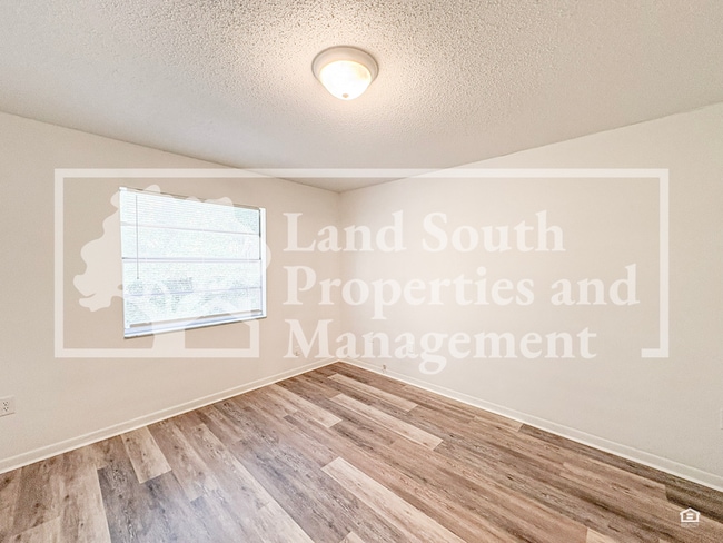 Building Photo - 1703 King Ave