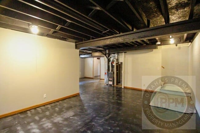 Building Photo - Comfortable 2 Bedroom/ 2 Bathroom Duplex |...