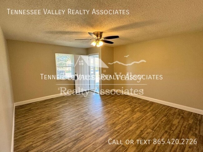 Building Photo - 997 Kirk Ave