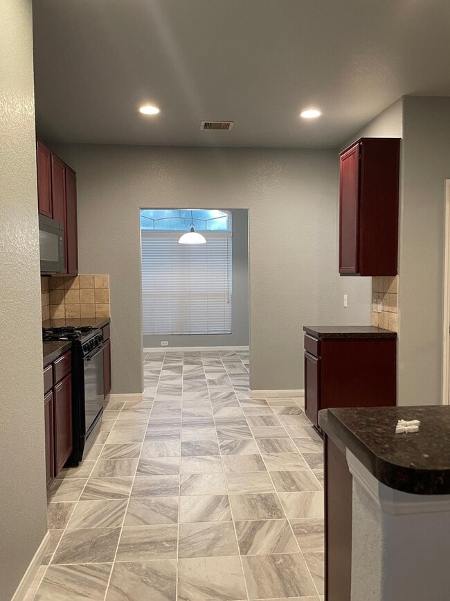 Building Photo - 8127 Redbud Point Ln