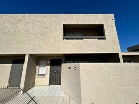 Building Photo - 2698 N 43rd Ave