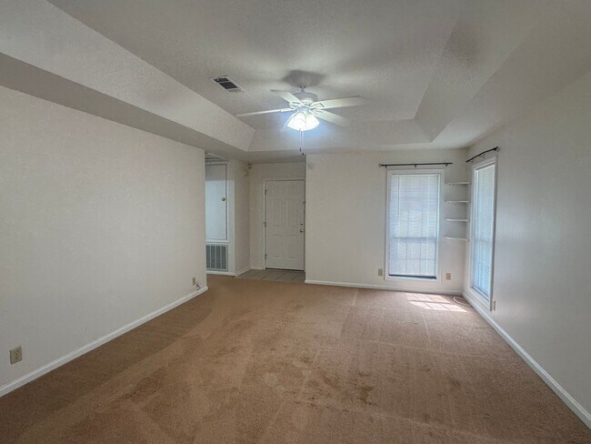 Building Photo - Patio Home with Great Location