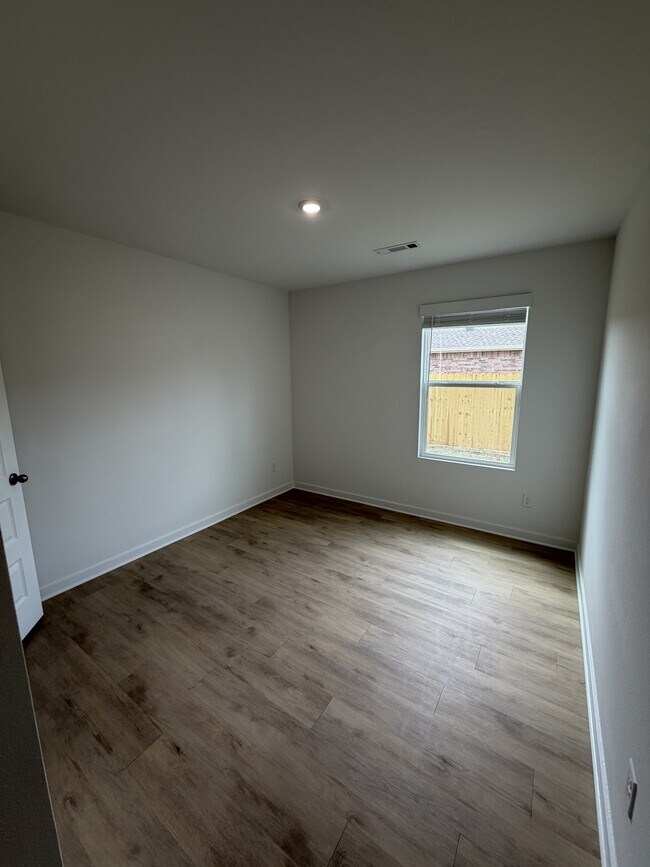 Building Photo - 562 Arizona St