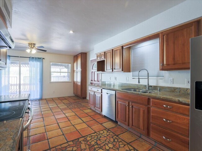 Building Photo - ? Stunning Mountain-View Home with Private Pool & All Utilities Included!!