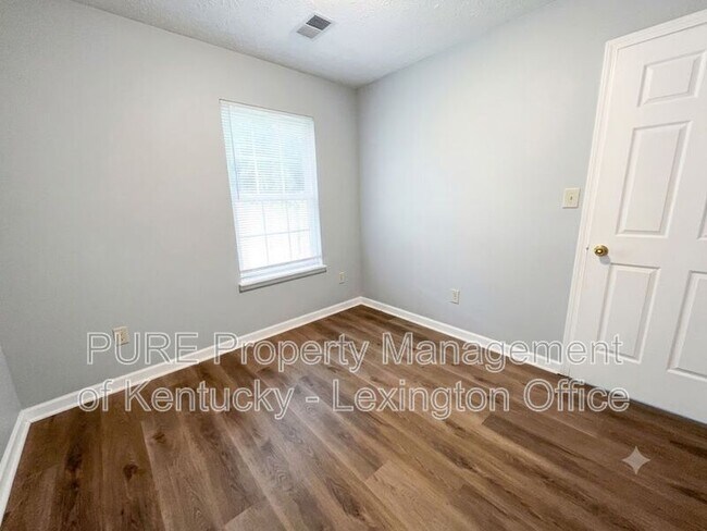 Building Photo - 1034 Marshall Park Dr