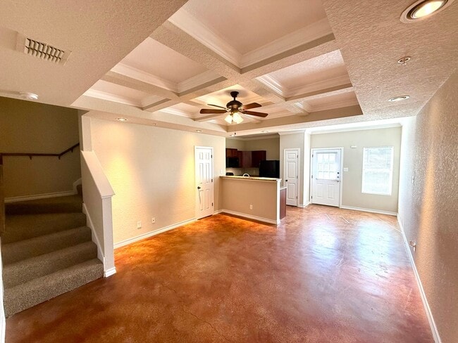 Building Photo - *COMING SOON* 2-Story 3 Bedroom / 2.5 Bath Duplex Near Ingram Park Mall!