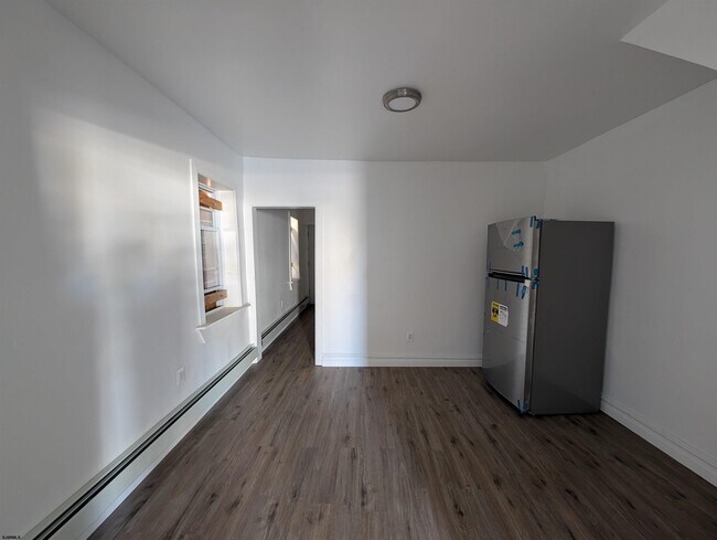 Building Photo - 124 N Delaware Ave