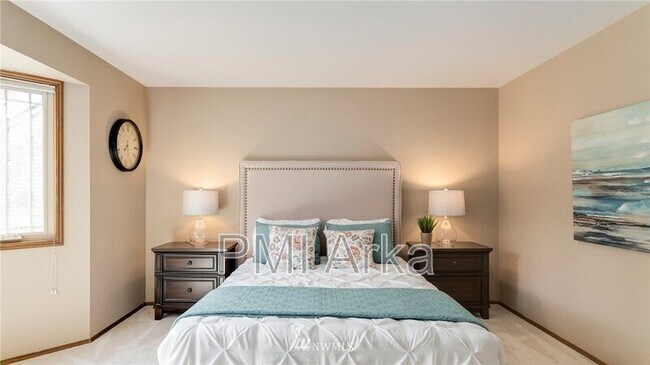 Building Photo - 23960 SE 42nd Pl