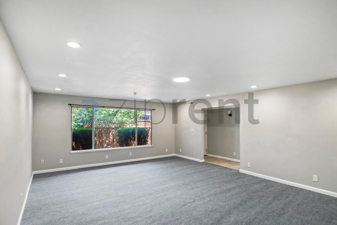 Building Photo - Unit 1