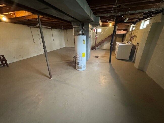 Building Photo - Oregon St 1153-1155