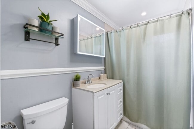 Building Photo - 401 US-22