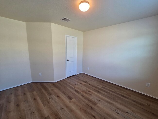 Building Photo - 19115 Shire Horse Blvd