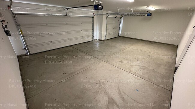 Building Photo - 5 bedroom, 2 bathroom, 3 car garage located near Taft Hwy/ Chevalier Rd