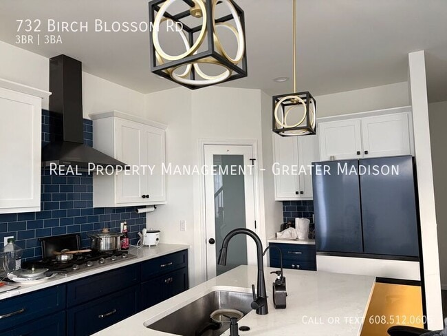 Building Photo - 732 Birch Blossom Rd