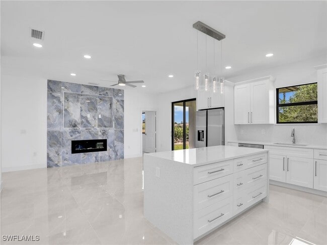 Building Photo - 2811 Cerito Ave N