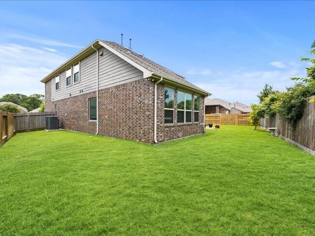 Building Photo - 1614 Mahan Dr