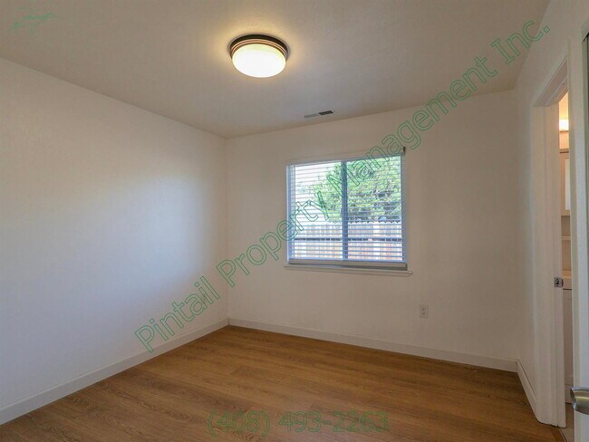 Building Photo - 3428 San Marino Ave