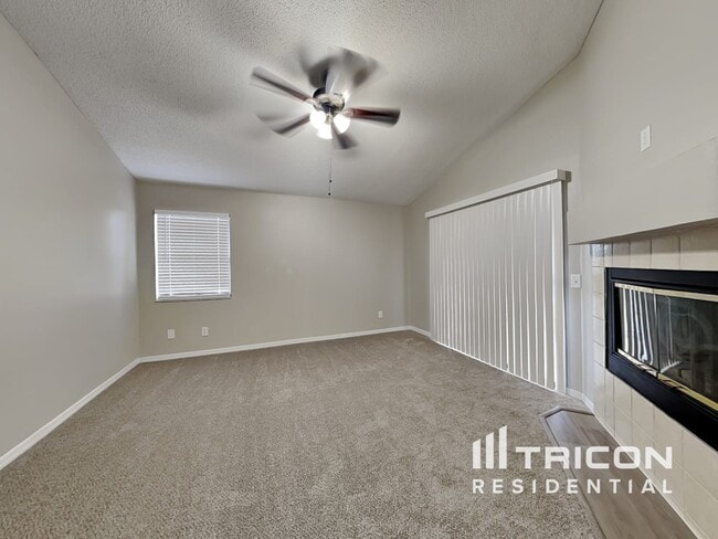Building Photo - 15130 Heathridge Dr