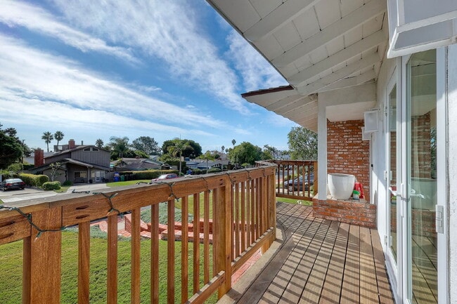 Building Photo - "Charming Coastal Retreat: 3-Bedroom Sanctuary on Agate Street, San Diego"