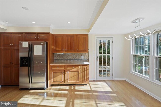 Building Photo - 6543 Cedarwood Ct