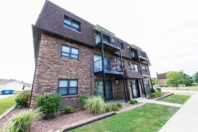Building Photo - 21746 Jeffrey