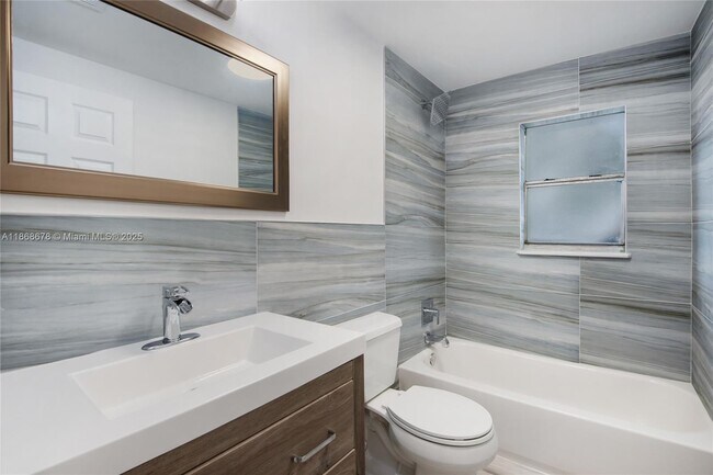 Building Photo - 522 NW 47th Terrace