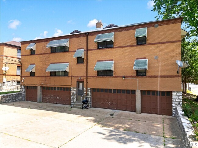 Building Photo - 4931 Jamieson Ave