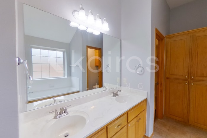 Building Photo - 2809 SE 96th St