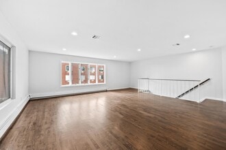 Building Photo - 1916 Grand Ave