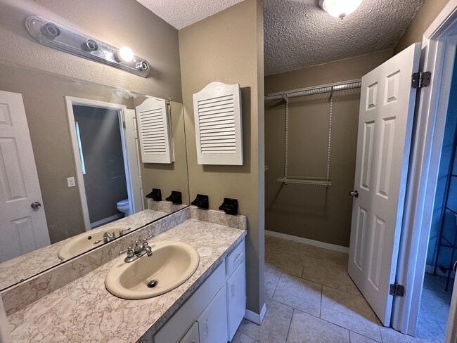 Building Photo - 190 N Bobwhite Point