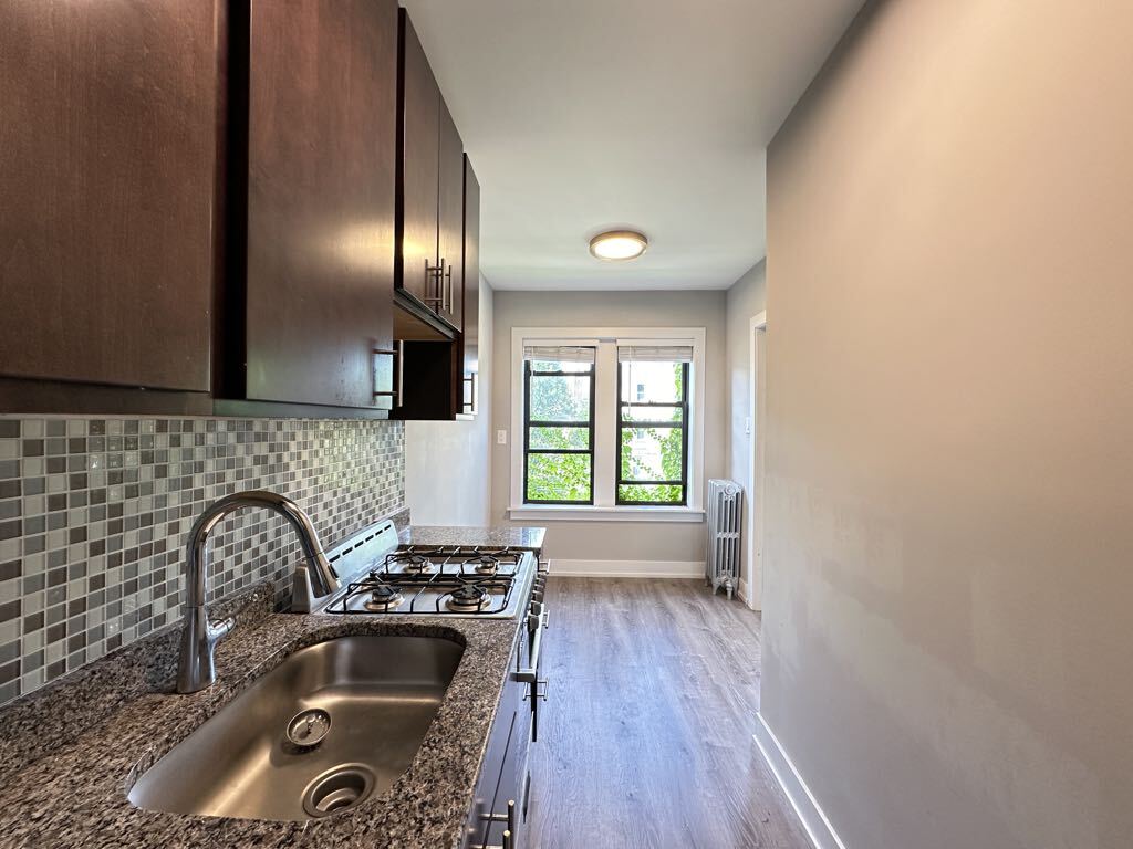 Building Photo - 4644 N Paulina St