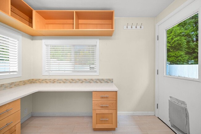 Building Photo - Welcome Home to Comfort and Charm in Blaine, WA!