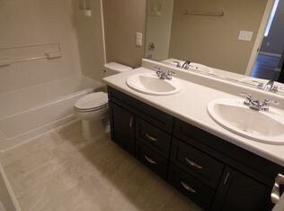 Building Photo - Modern & Convenient 3BR/3BA Home! AVAIL 07/15